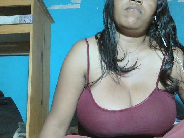 MIRANDAW live cam preview