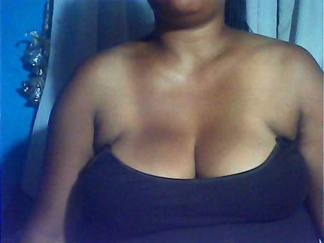 MIRANDAW's BongaCams show and profile