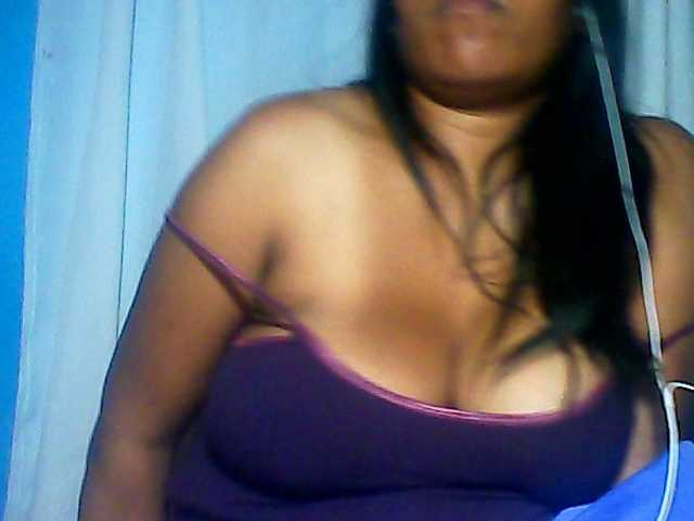MIRANDAW live cam on BongaCams