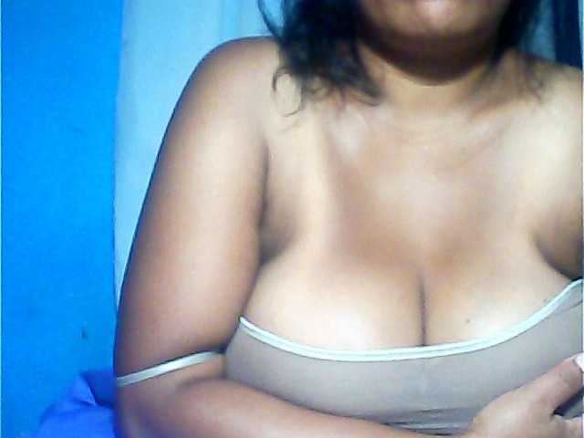 MIRANDAW's BongaCams show and profile