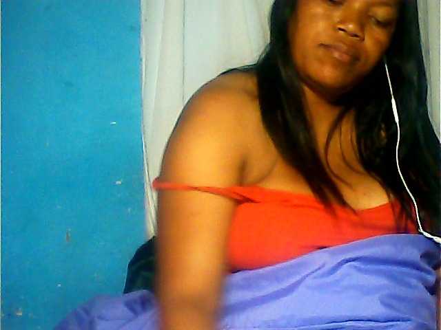 MIRANDAW live cam on BongaCams