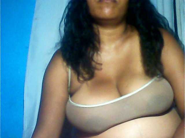 MIRANDAW's BongaCams show and profile