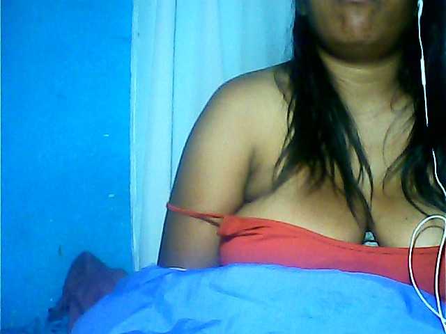 MIRANDAW live cam on BongaCams