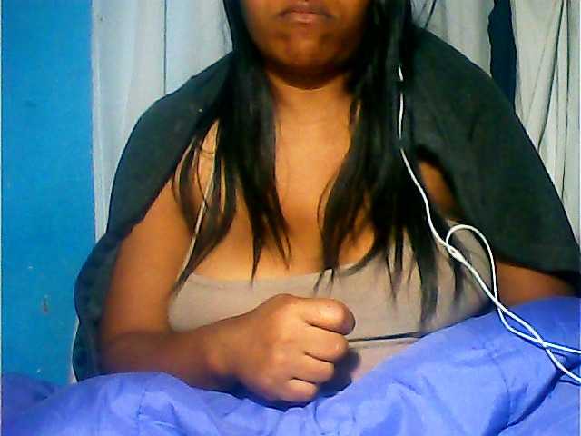 MIRANDAW live cam on BongaCams