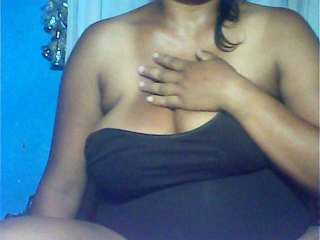 MIRANDAW's BongaCams show and profile