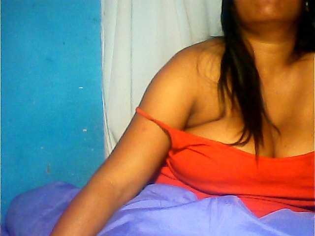 MIRANDAW live cam on BongaCams