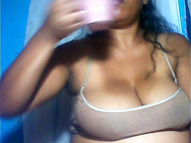 MIRANDAW's BongaCams show and profile