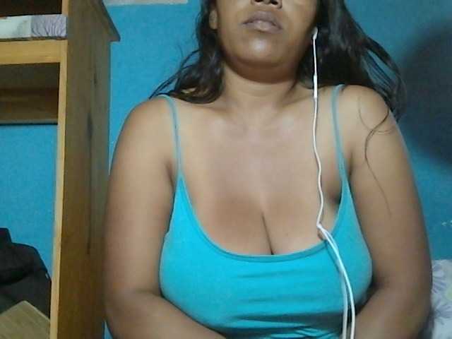 MIRANDAW live cam on BongaCams