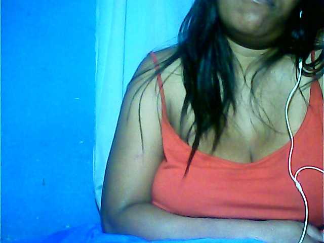 MIRANDAW live cam on BongaCams