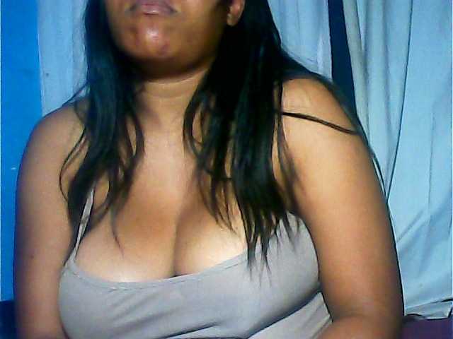 MIRANDAW live cam on BongaCams