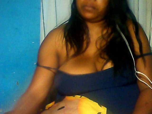 MIRANDAW live cam on BongaCams