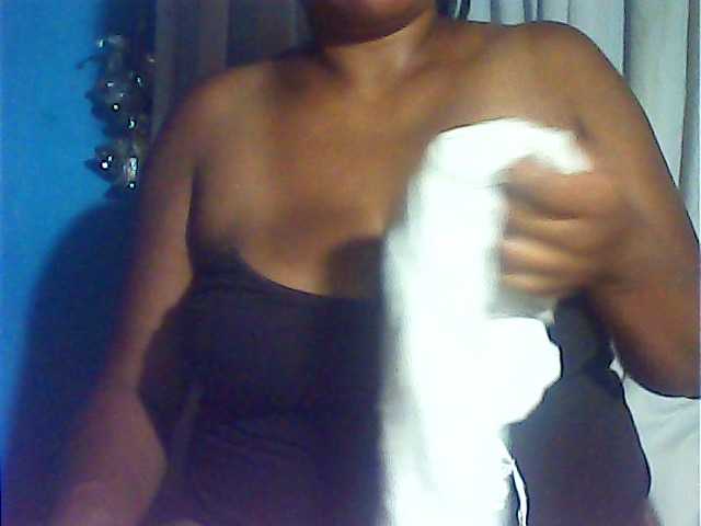 MIRANDAW's BongaCams show and profile