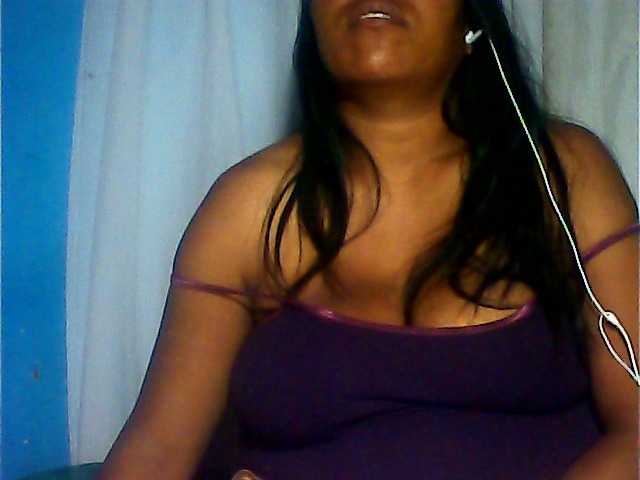 MIRANDAW live cam on BongaCams