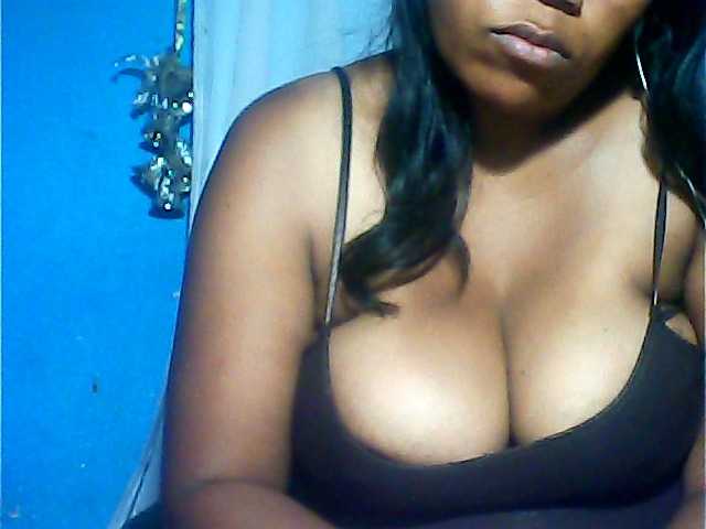 MIRANDAW's BongaCams show and profile