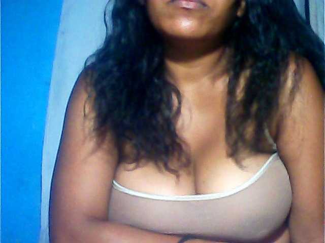 MIRANDAW's BongaCams show and profile