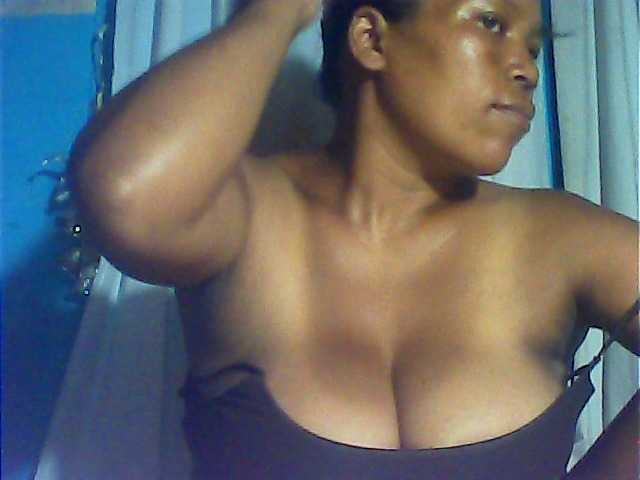 MIRANDAW's BongaCams show and profile