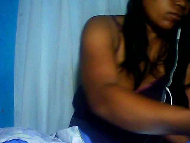 MIRANDAW live cam on BongaCams