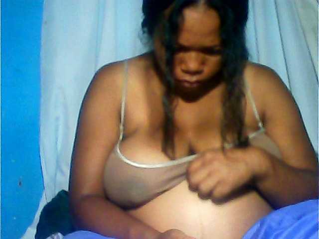 MIRANDAW's BongaCams show and profile