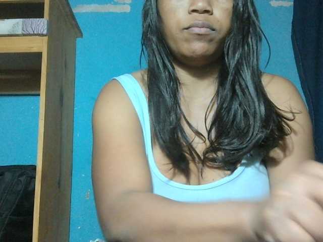 MIRANDAW live cam on BongaCams