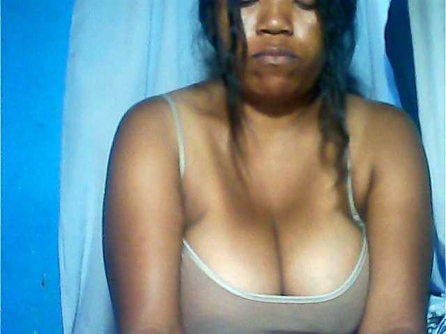 MIRANDAW's BongaCams show and profile