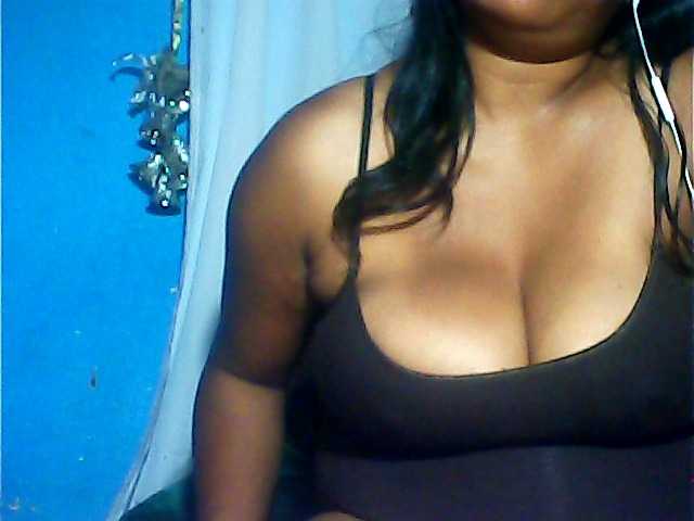 MIRANDAW's BongaCams show and profile