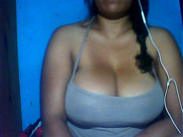 MIRANDAW live cam on BongaCams