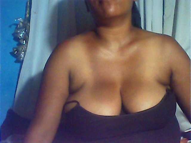 MIRANDAW's BongaCams show and profile