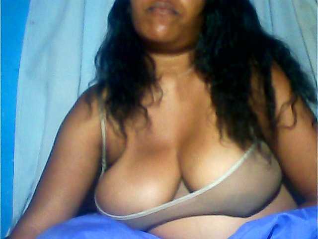 MIRANDAW's BongaCams show and profile