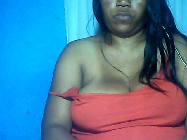 MIRANDAW live cam on BongaCams