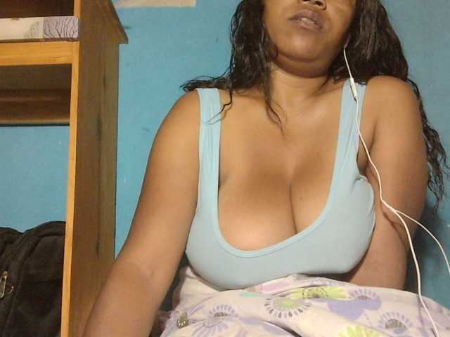 MIRANDAW, en directo ahora en BongaCams