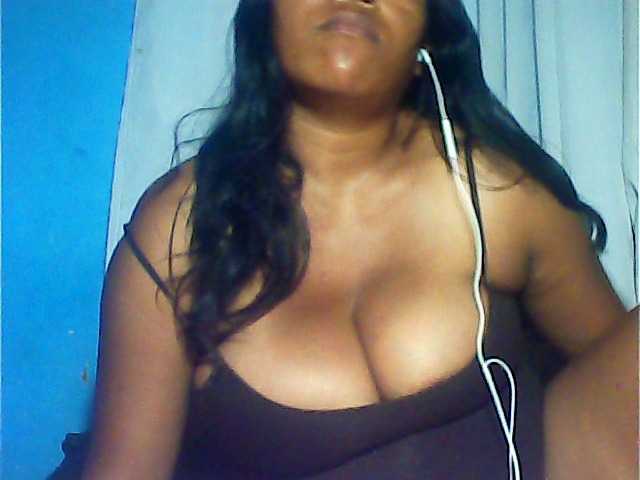 MIRANDAW's BongaCams show and profile