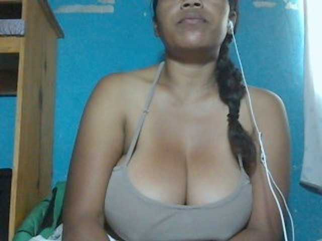 MIRANDAW, en vivo ahora en BongaCams