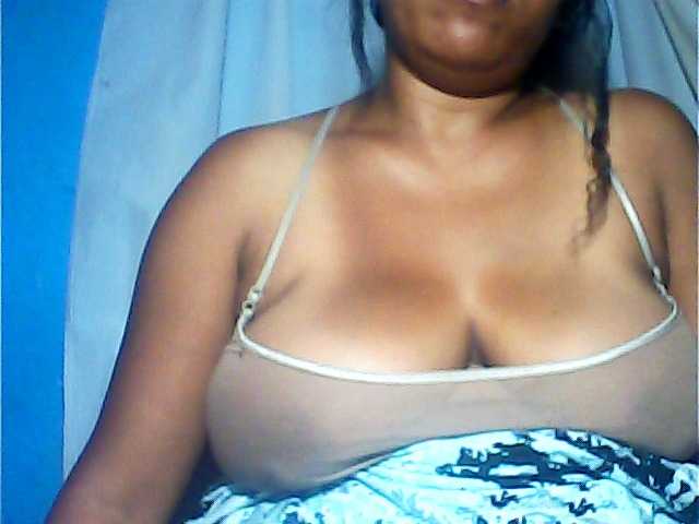 MIRANDAW's BongaCams show and profile