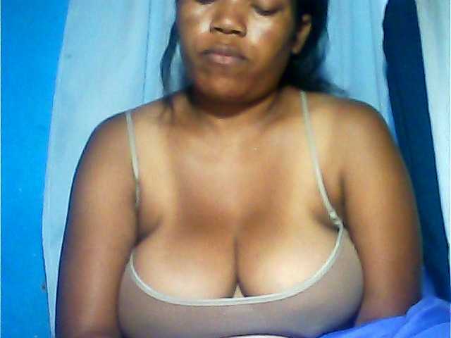 MIRANDAW's BongaCams show and profile