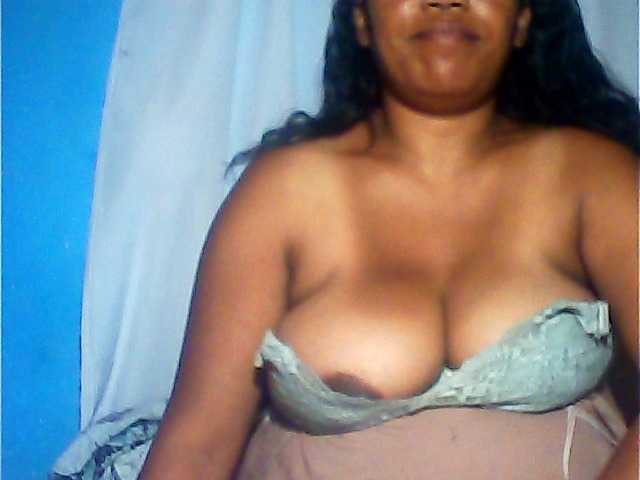 MIRANDAW's BongaCams show and profile