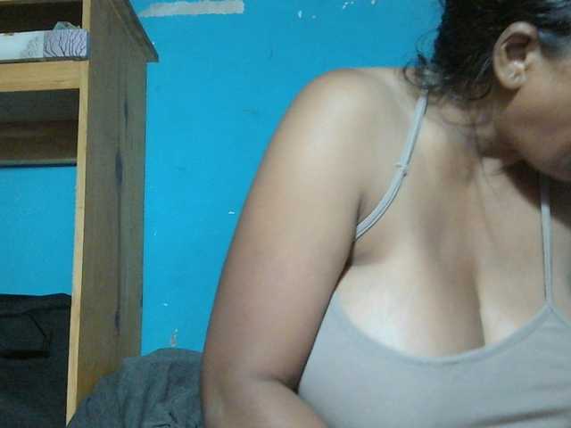 MIRANDAW live cam preview