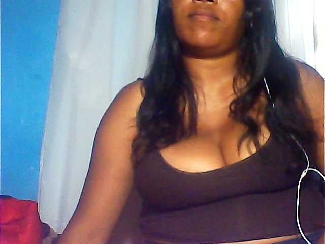 MIRANDAW's BongaCams show and profile