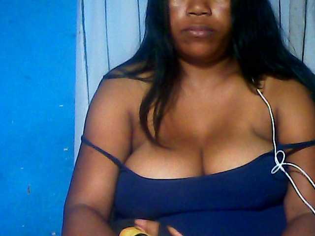 MIRANDAW live cam on BongaCams