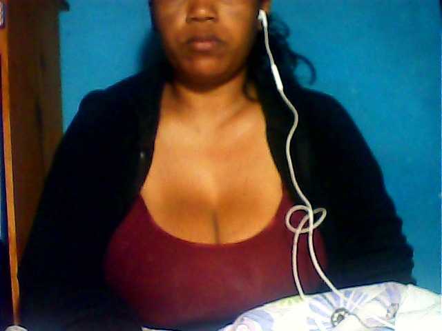 MIRANDAW live cam on BongaCams