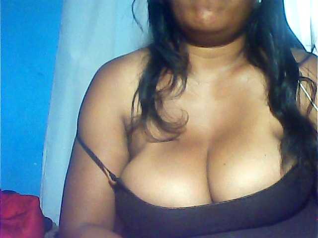 MIRANDAW's BongaCams show and profile