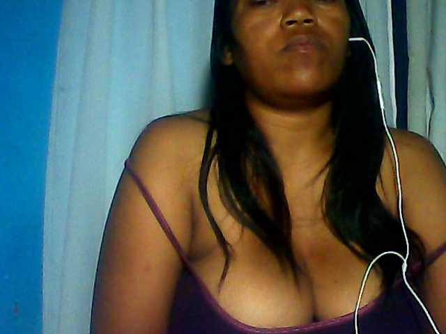 MIRANDAW live cam on BongaCams