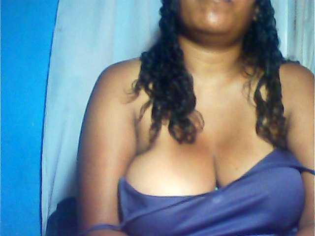 MIRANDAW's BongaCams show and profile