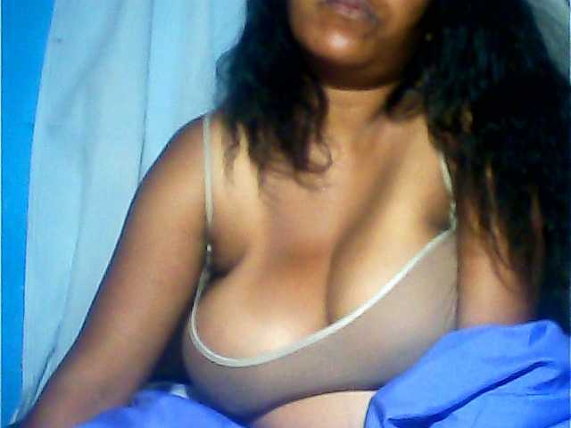 MIRANDAW's BongaCams show and profile