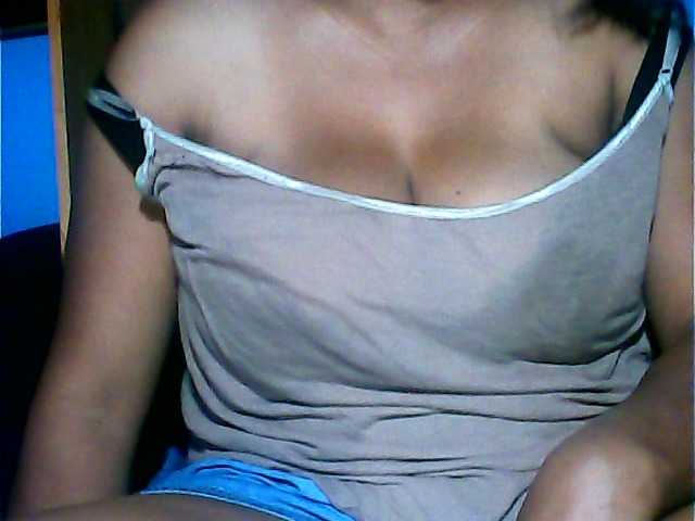MIRANDAW live cam on BongaCams
