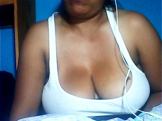 MIRANDAW live cam on BongaCams