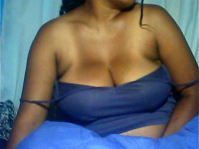 MIRANDAW's BongaCams show and profile