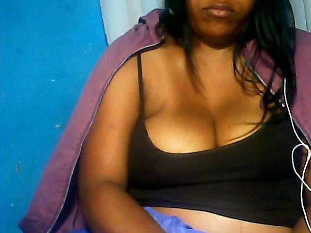 MIRANDAW live cam on BongaCams