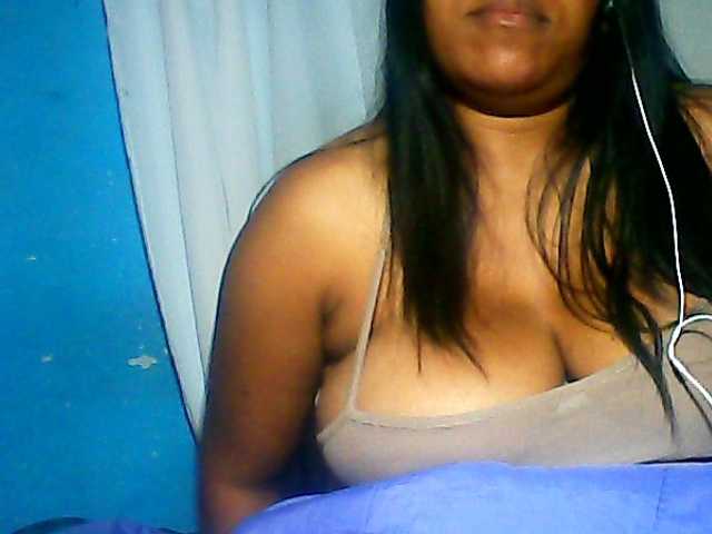MIRANDAW live cam on BongaCams