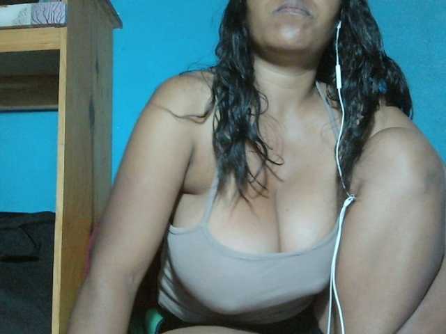 MIRANDAW, en vivo ahora en BongaCams