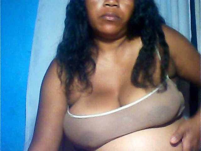 MIRANDAW's BongaCams show and profile